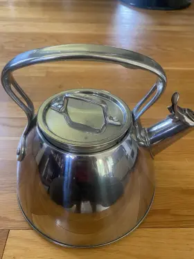 564-9310 All-clad Stainless Steel Tea Kettle 2-quart 2 Quart A4