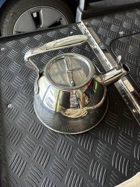 All-clad A4600-0252 Whistling Kettle 2 Quart Stainless Steel