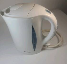 Betty Crocker Bc-1710c Electric Kettle 1.8 Max White With Vertical Window For Level