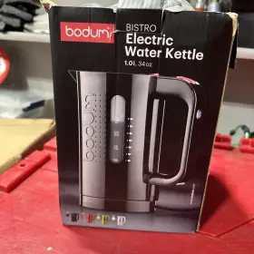 Bodum 699965310097 Bistro Electric Water Kettle 1 Liter/34 Oz 8 Cups Black