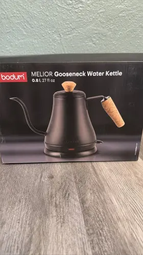 Bodum 699965476839 Melior Gooseneck Kettle 27oz Matte Black Cork