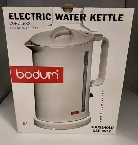 Bodum 742676900627 Ibis Electric Water Kettle. Cordless. 57oz/1.7l. White. Rapid Boil