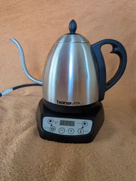 Bv382517v Bonavita Electric Kettle Model 1l