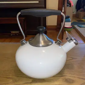 37-1lbwt Chantal Tea Kettle White Enamel On Steel 1.7 Qt