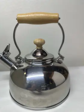 37-wdb Chantal Whistling Tea Kettle Teapot Stainless Steel 1.8 Quart Polished C3