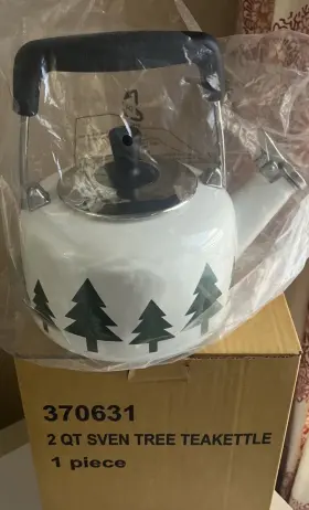 370631 Chantal Whistling Teakettle 2 Quart Enamel Brand New In Box