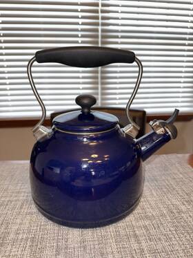 Chantal P001310144 Vintage 1.7 Quart Whistling Kettle Cobalt Blue Enamelware