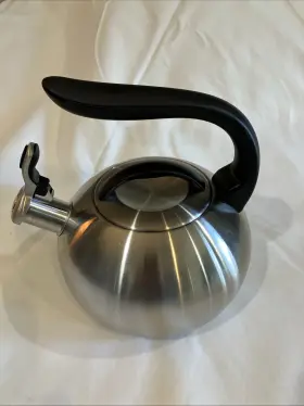 Sl37-bub Chantal Whistling Tea Kettle Stainless Steel 2 Quart Model Excellent Clean