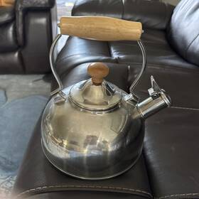 Chantal Sl37-wde Whistling Tea Kettle Teapot Wood Handle Stainless Steel