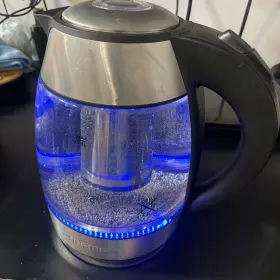Rj11-17-t1 Chefman 1.8 Liter Electric Glass Kettle Fast Boils Water