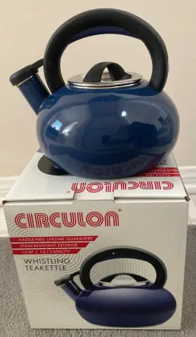 51392 Circulon Sunrise Whistling Tea Kettle Blue Enamel 1.5 Quart 6 Cups With Lid
