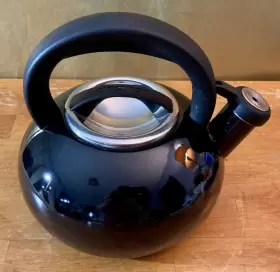 Qqq17t Circulon Sunrise Whistling Tea Pot Kettle Black Enamel 1.5 Quart With Lid
