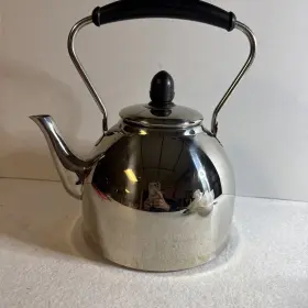17882 Cuisineart Whistling Tea Kettle 2.0 Quart V#