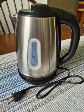 Denmark Sa-a1659 2 Liter Stainless Steel Cordless Electric Kettle Never Used