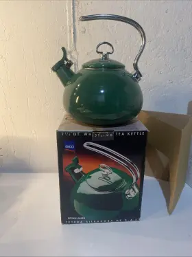 Ekco 070950760170 New Tea Kettles Style Enamel On Steel Royal Green Whistling 2.5 Quart Vtg