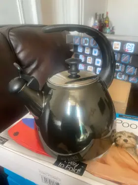 Farberware 731015302499 Luna 2.5 Quart Tea Kettle Black