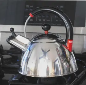 K7055 Farberware C0098 Vtg Whistling Tea Kettle Pot Stainless Steel 2 Quart Black/red Exc