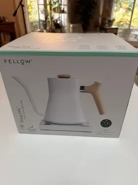 1205mw90 Fellow Stagg Ekg Electric Pour Over Kettle - Matte White Maple Handle 0.9l