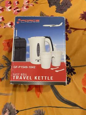 Gforce Gf-p1549-1042 Fast Boil Travel Kettle In White And Black