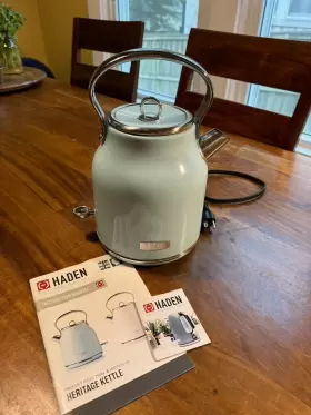 Haden 017342750043 Heritage 1.7 Liter Stainless Steel Body Electric Kettle Turquoise Euc