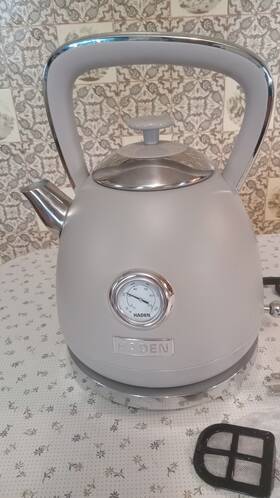 Haden Hk01060 New Electric Tea Kettle 1.7 Liter Taupe Cordless 2 Filter Screens