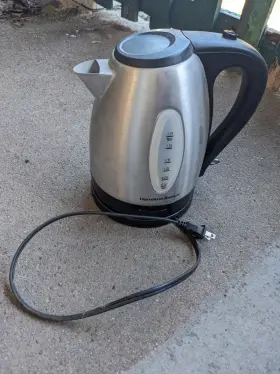 A2871ce Hamilton Beach 1.7l Countertop Electric Tea Kettle Stainless And Black