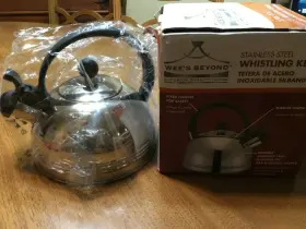 7763 Imported Wees Beyond Whistling Kettle 2.7 Quart Stainless Steel New In Box