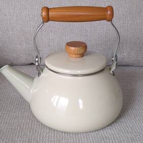 Jcpenney 780-5206 2 Quart Almond Porcelain Enamel Tea Kettle Wood Handle
