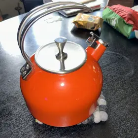 75676 Kate Spade Genuine New York Make It Pop Red Tea Kettle 2.5 Quarts