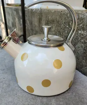875284 Kate Spade Whistling Stovetop Kettle Off White Golden Dots 2.5 Quart Enamelware
