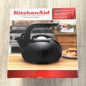 Kitchenaid 051153516269 Whistling Tea Pot Kettle 1.5 Quart Porcelain Enamel Black