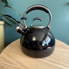 T00005 Kitchenaid Black Stainless Steel Tea Kettle 2 Quart Capacity With Whistle Ergonom