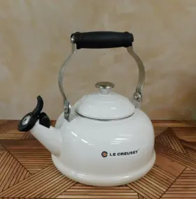 40114260716241 Le Creuset Enamel On Steel Whistling Tea Kettle 1.7 Quart Meringue - New