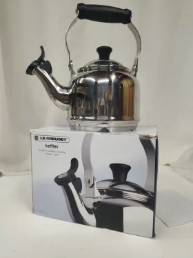 Le Creuset 630870081153 Stainless Steel Demi Whistling Tea Kettle 1.1l/1.2qt
