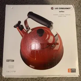Le Creuset 630870158800 Enamel On Steel Whistling Tea Kettle Cotton 1.6 L 1.7 Qt