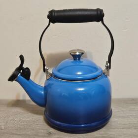 Le Creuset 630870306782 Demi Azure Blue Tea Kettle Enamel Steel Whistle 1.25qt/1.1l