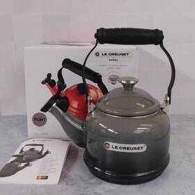 Le Creuset 630870326674 Enamel On Steel 1.25 Quart Demi Tea Kettle Oyster - New