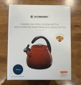 Le Creuset 630870355025 Enamel On Steel Cloche 2.2 Quart - Agave With Gold Knob Bnib