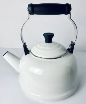 6gwav9mtiii9 Le Creuset Vintage Whistling Tea Kettle 2.2 Quart 2.09 L White Enamel Steel No Plug
