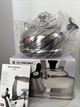 Le Creuset 92000200000100 Stainless Steel Classic Whistling Kettle 1.6 Quart Induction New In Box