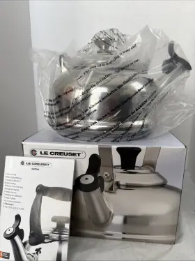 92000200000100 Le Creuset Stainless Steel Classic Whistling Kettle 1.6 Quart Induction New In Box
