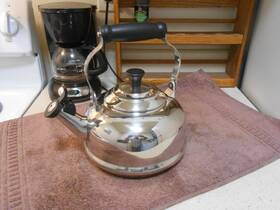 Le Creuset N18002 Tea Kettle 1.7 Quart Stainless Whistling Very Light Signs Of Use