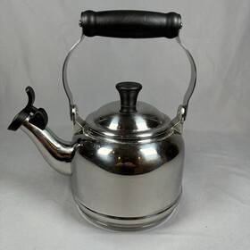 Le Creuset N18024 Stainless Steel Demi Tea Kettle 1.1 L 1.2 Quart Whistling