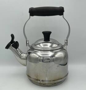 Le Creuset N22020 Kettle Demi Stainless Steel Whistling Silver 1-1 L / 1.2 Qt