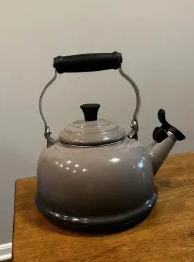 Q3101-7f Le Creuset Enamel On Steel Whistling Tea Kettle 1.7 Qt. Oyster