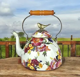 89236-95b Mackenzie-childs White Floral Market Tea Kettle With Bird 3 Quart New No Box