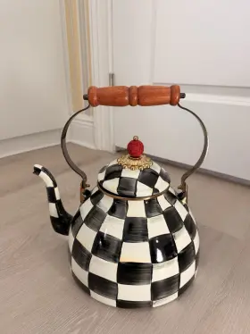 89917-240 Mackenzie-childs Courtly Check Tea Kettle 3 Quart Black White Enamel Wood Handle