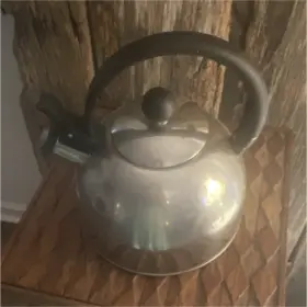 M221005 Martha Stewart Essentials Whistling Stainless Tea Kettle 1.5 Qt