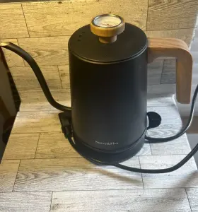 Ek9502b Nueve And Five Electric Kettle Heats Water Fast. Pre-owned Barely Used