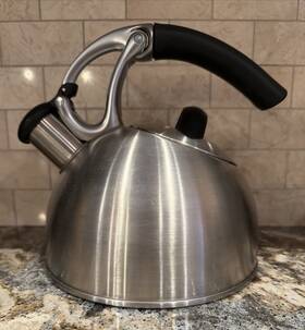Oxo 6006959 Good Grips Uplift Tea Kettle 2 Qt/1.9 L
